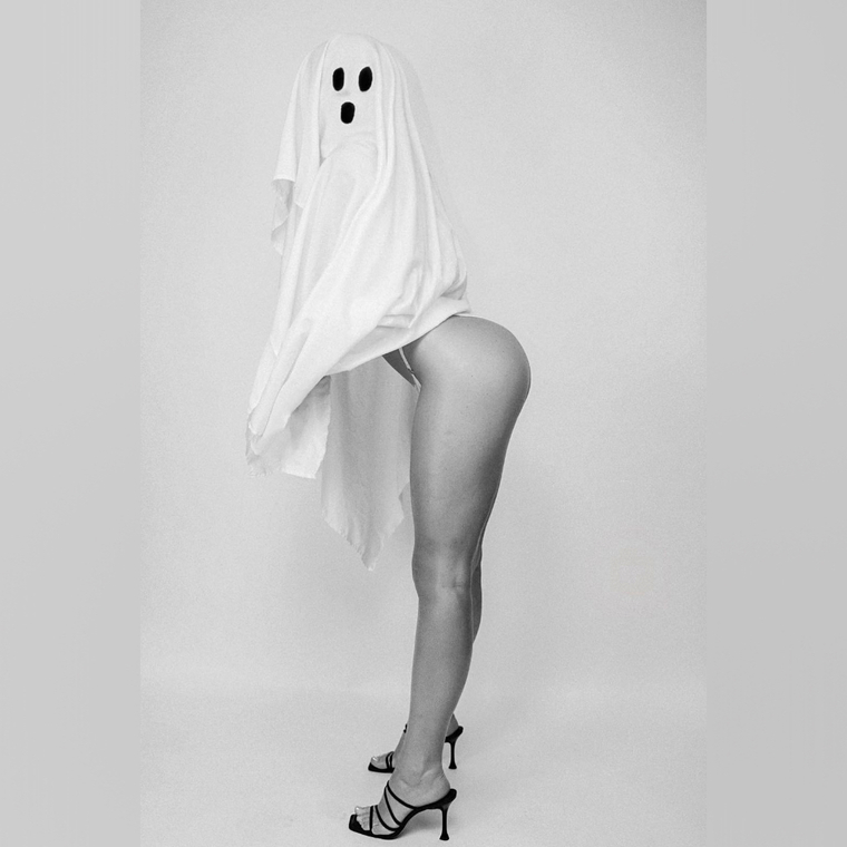 Genevieve Giannantonio 🖤 cover image