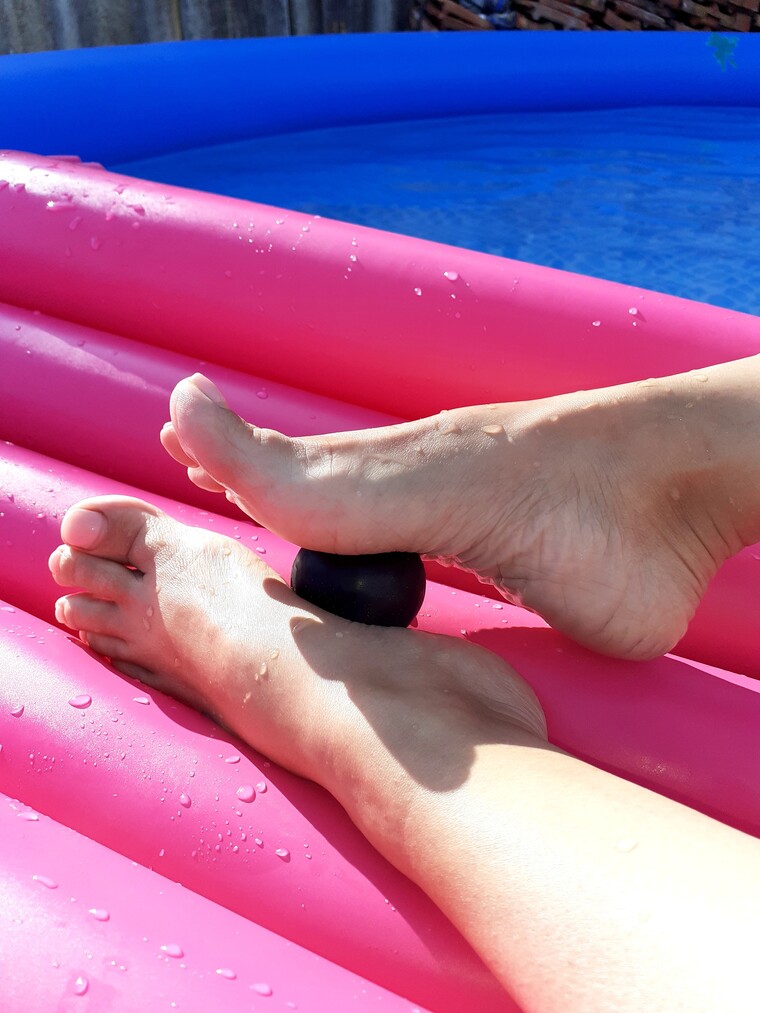 Summer little Foot cover image