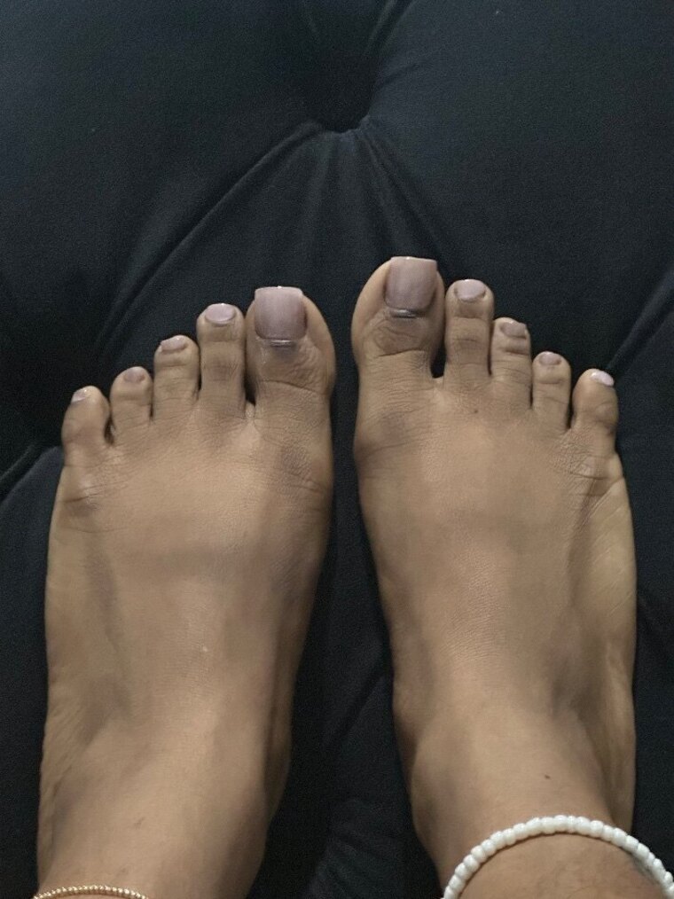 ChocolateFeetFeeder cover image