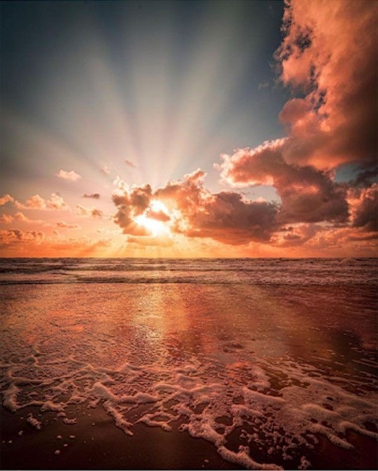 Sunshineoncloudy_dayz cover image