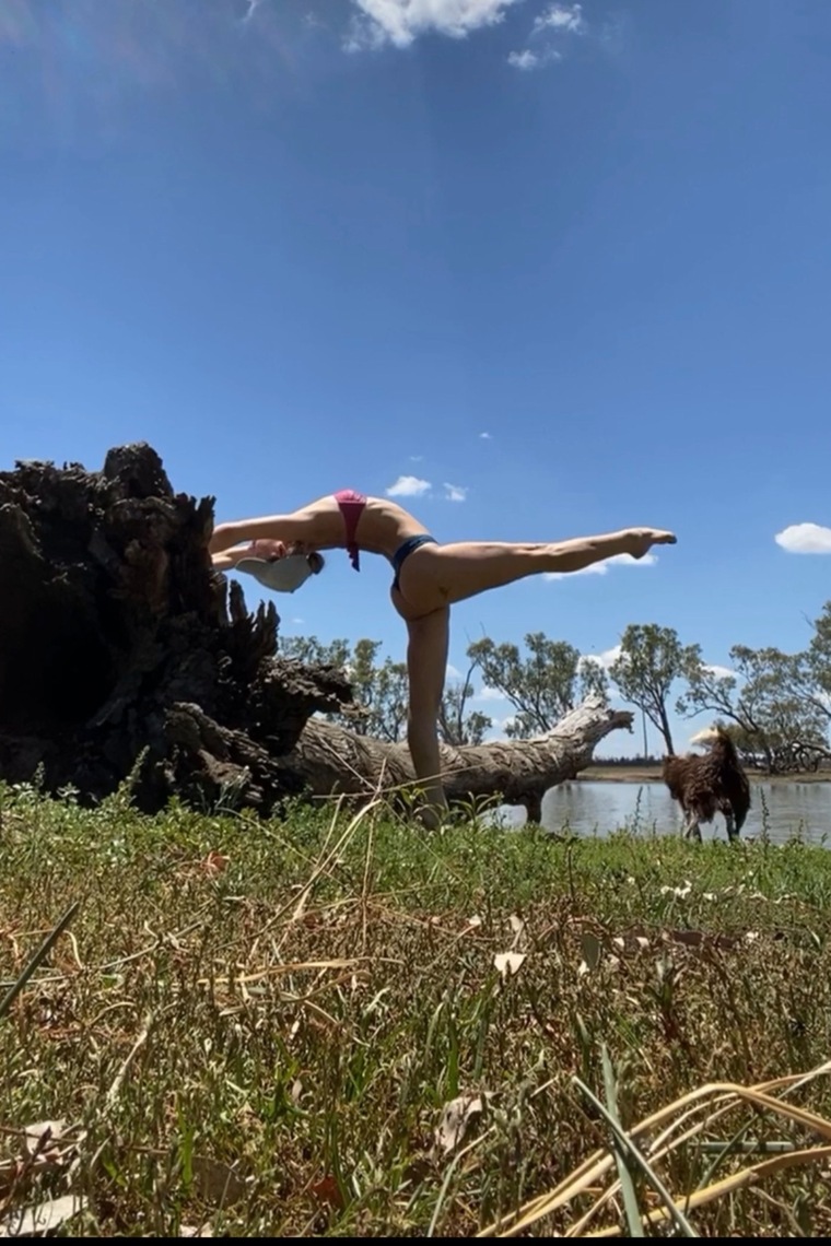 Sexy Yogi Girl 😜 cover image