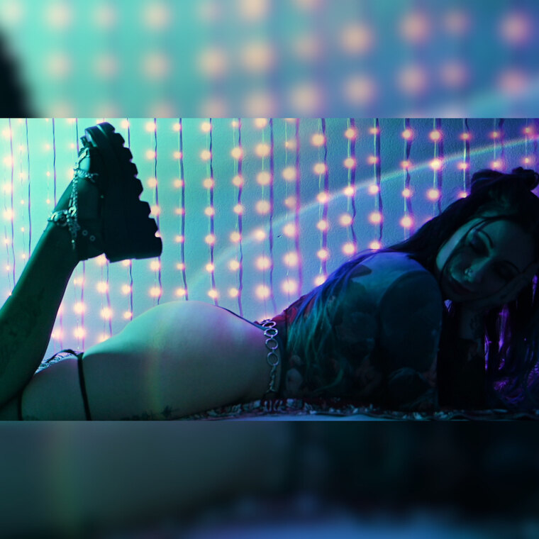that bitch✨ FREE banner image