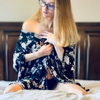 Sweet and petite mama avatar