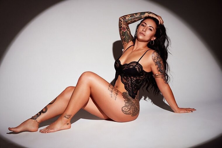 Nina 🖤 cover image