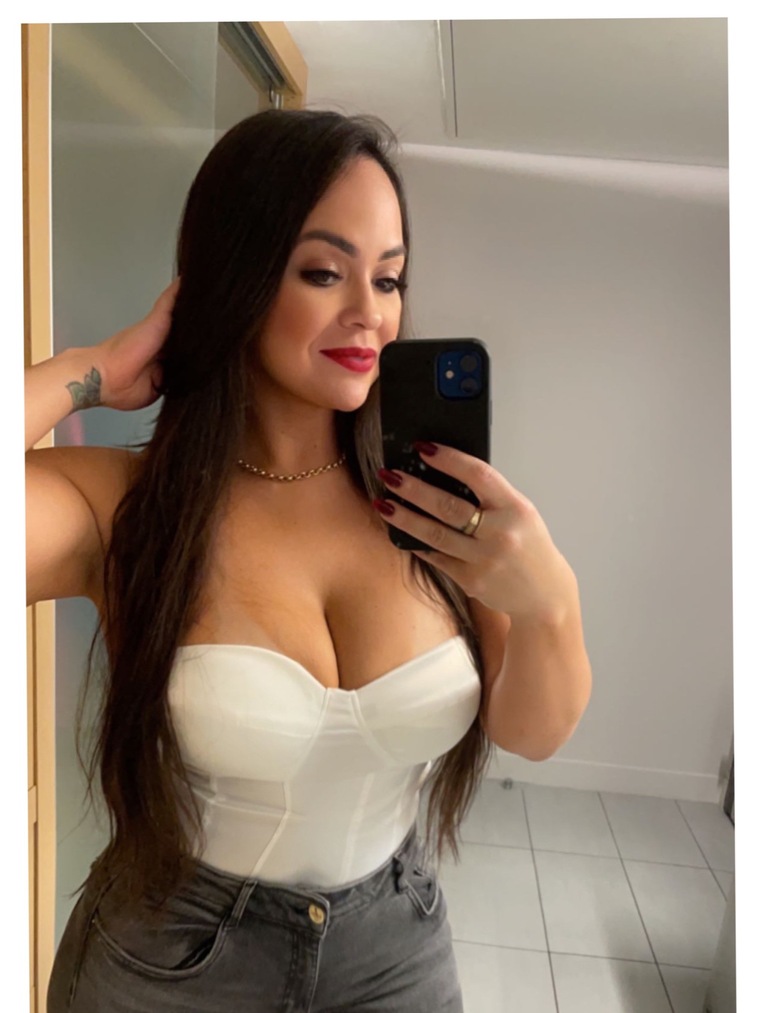 Brazilian Fefe banner image