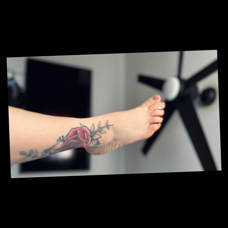 The sweet foot of Venezuelan Girl cover image
