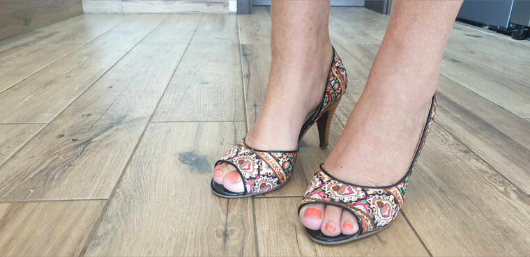 SZUPER feet cover image