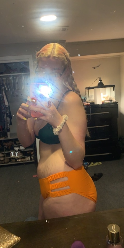 Blonde girl 🥰 cover image