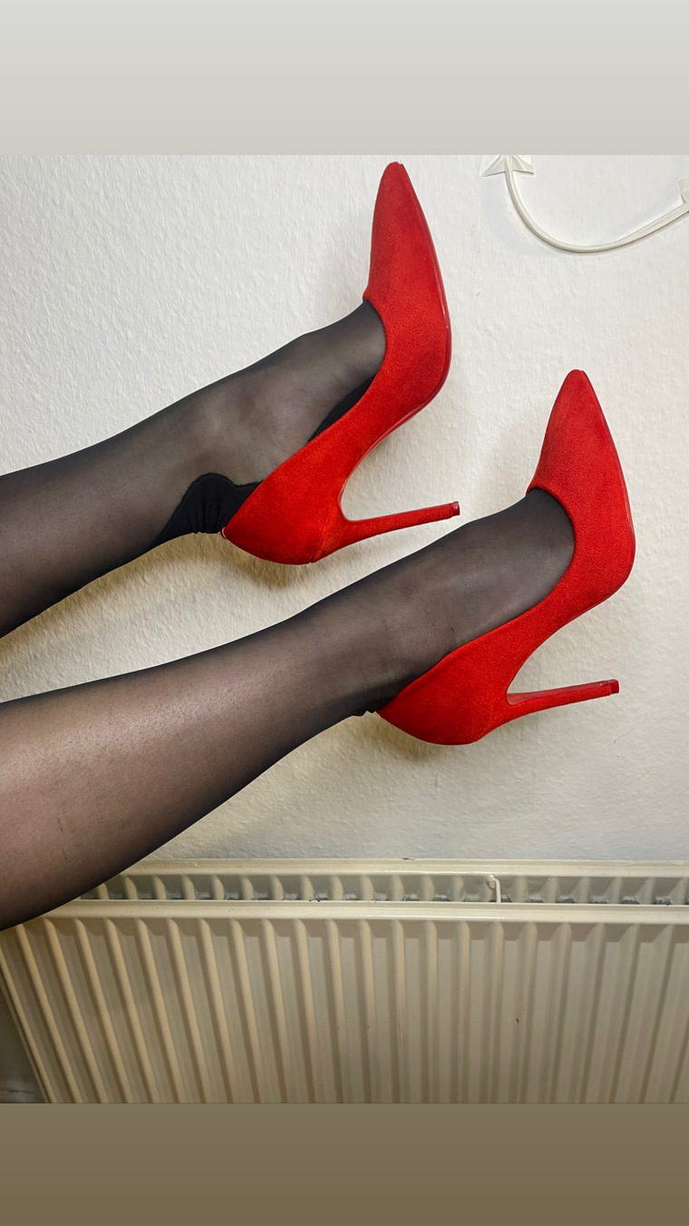 TaraEdensFeet cover image