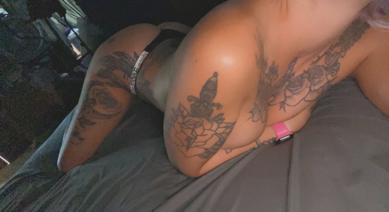 Tatted Bitchhh😘 banner image