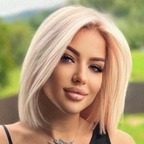 Eva 🍎Blonde avatar