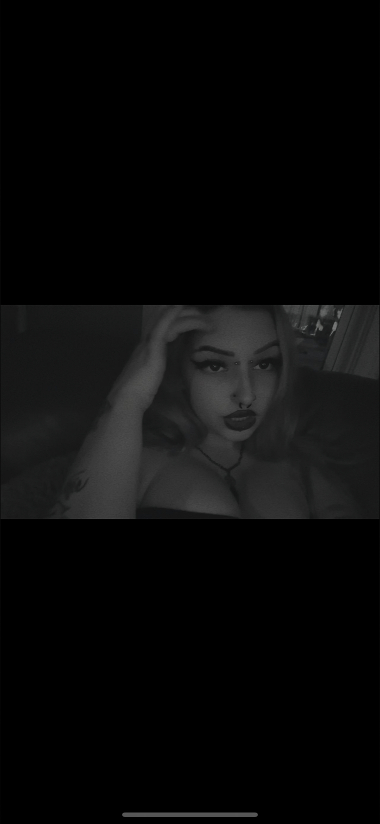 Iza banner image