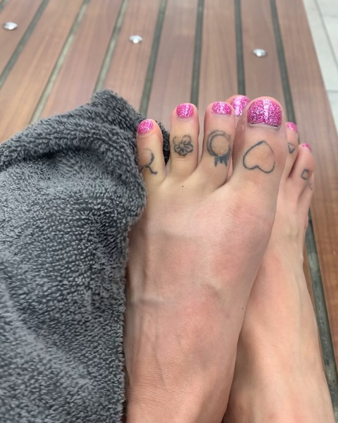10TattooedToes cover image