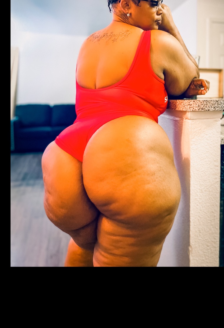 Tee So Curvy “Exclusive Account” banner image