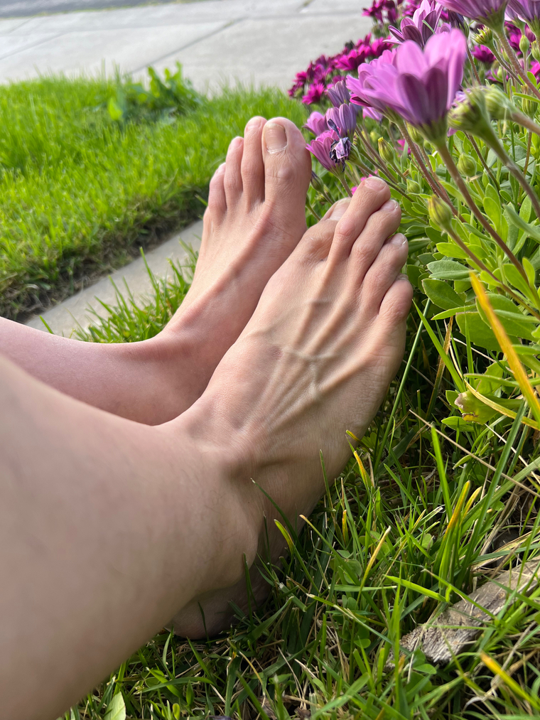 TenToesDown cover image