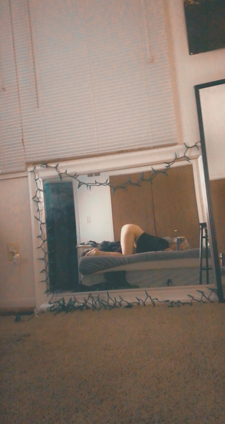 𝒯𝒽𝒶𝓁𝒾𝒶 𝒯𝓌𝑜𝒯𝑜𝓃𝑔𝓊𝑒𝓈 cover image