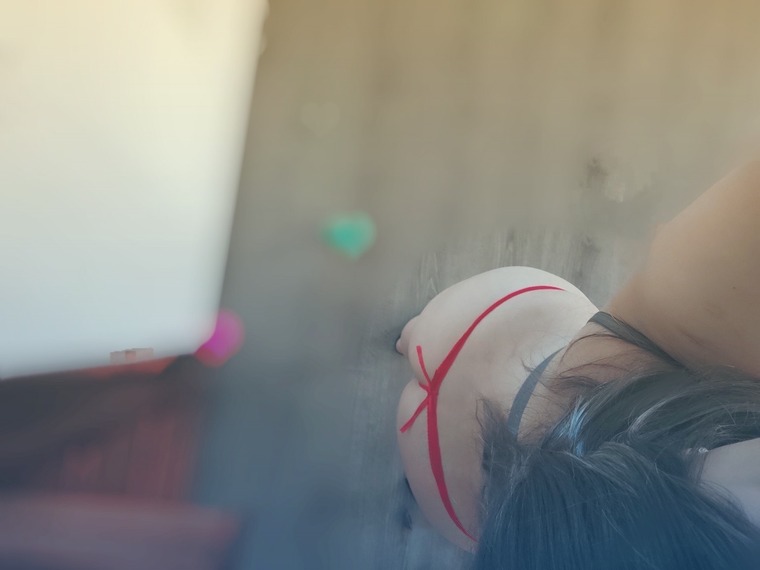 Loren😈 banner image