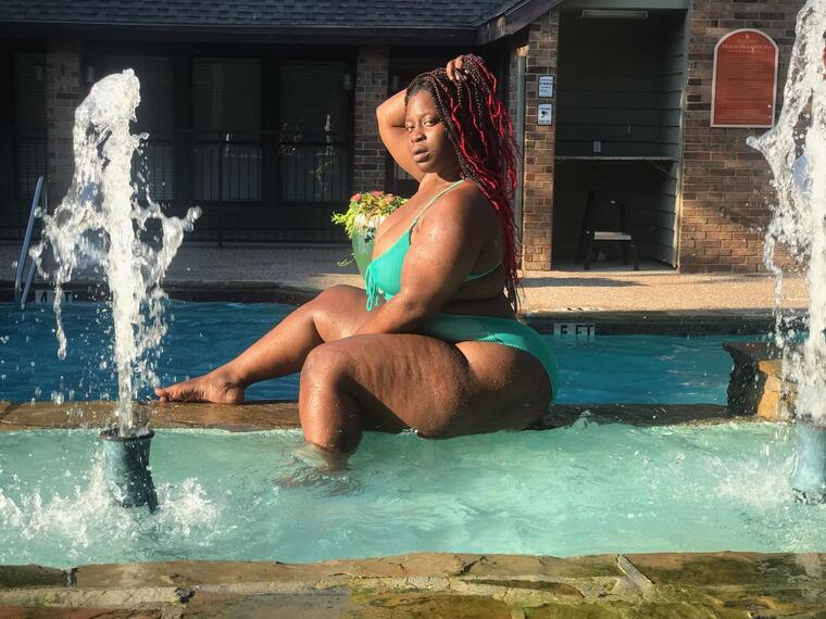 Deja Bankss cover image