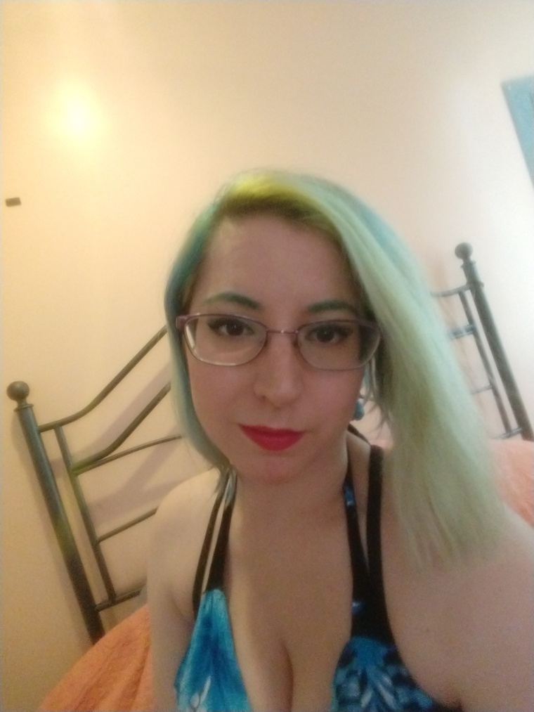Holly the nerd banner image