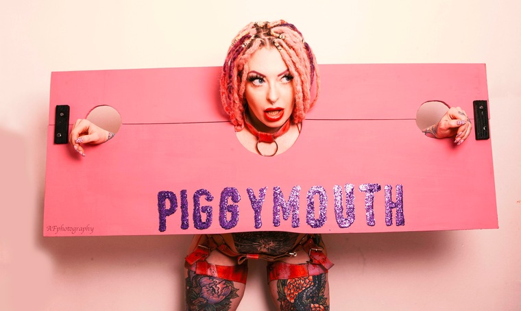 Piggy Mouth FREE PAGE banner image