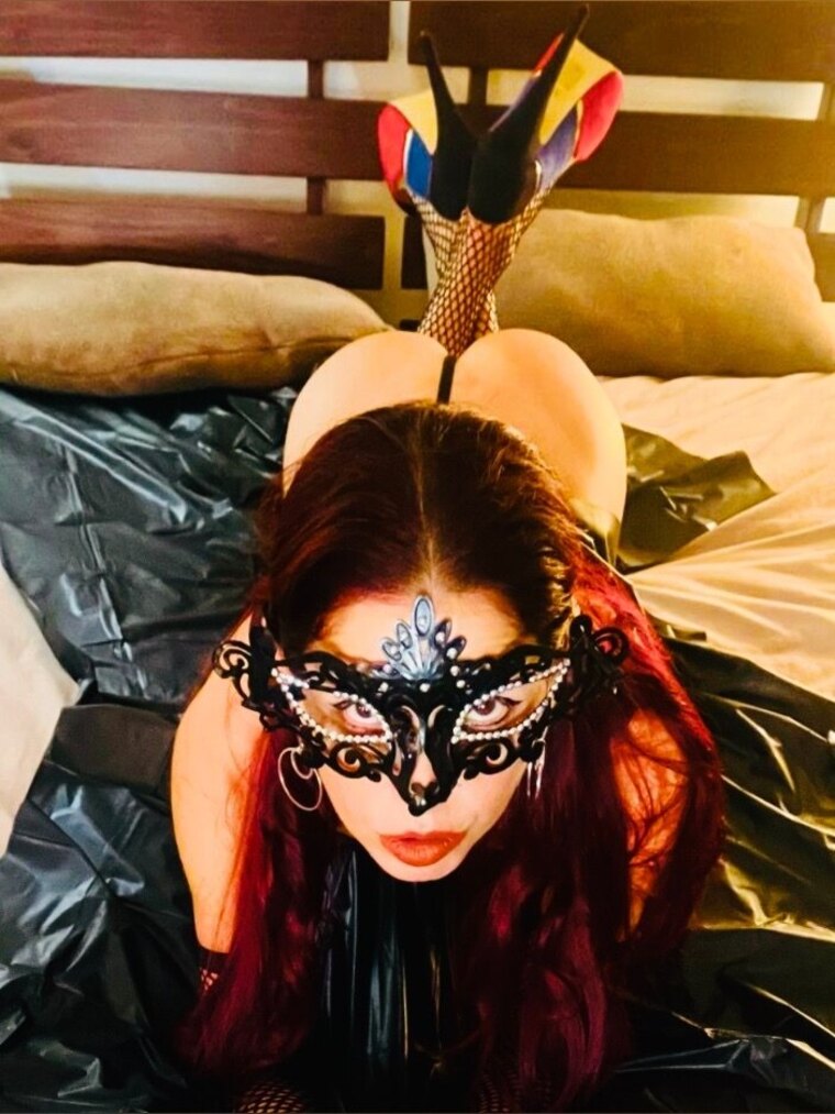 Thayla Ava cover image