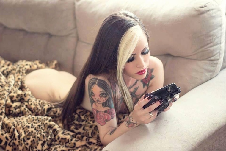 Thays Castro cover image