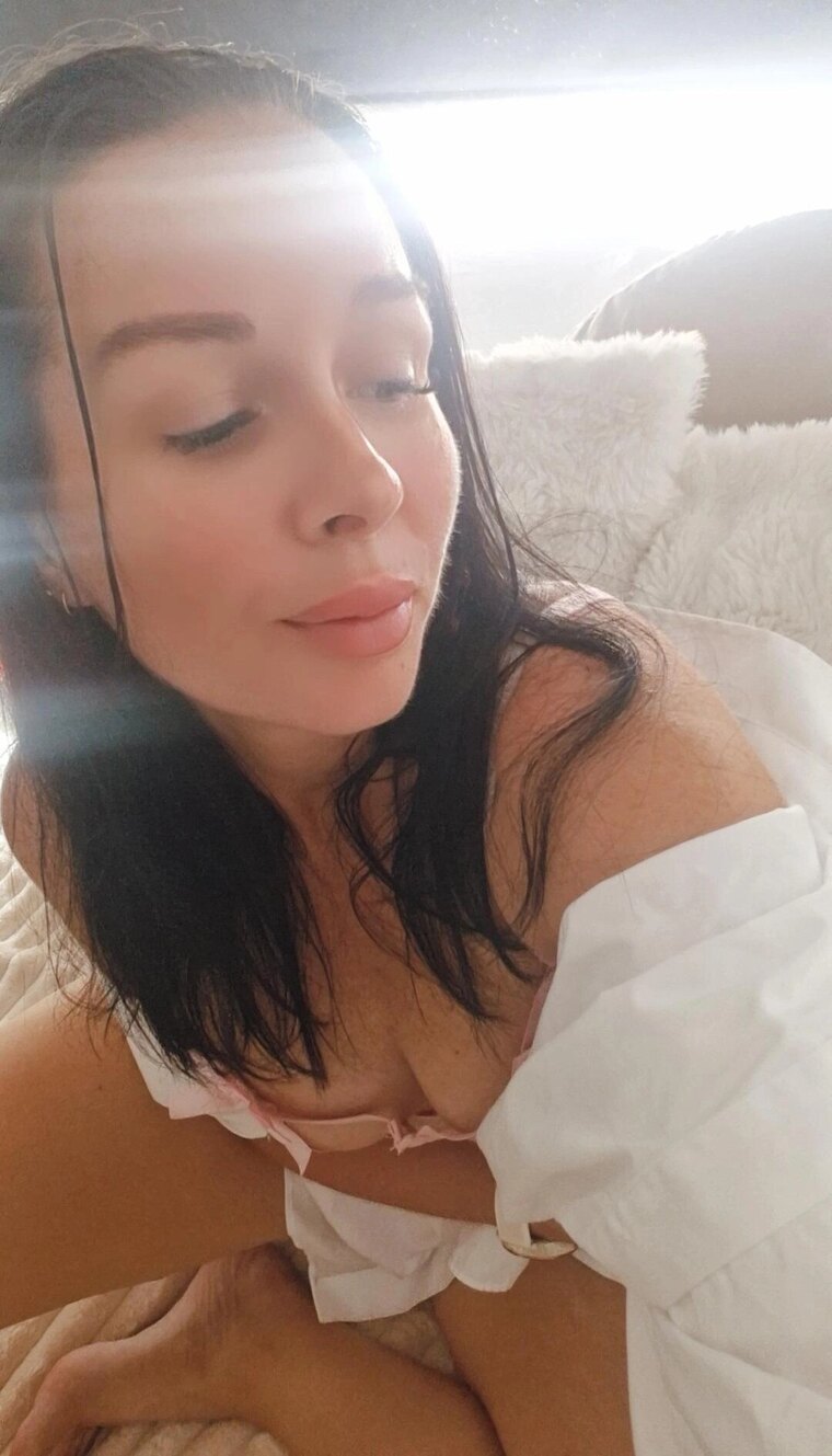 💋Naughty_Brunette 💋 cover image