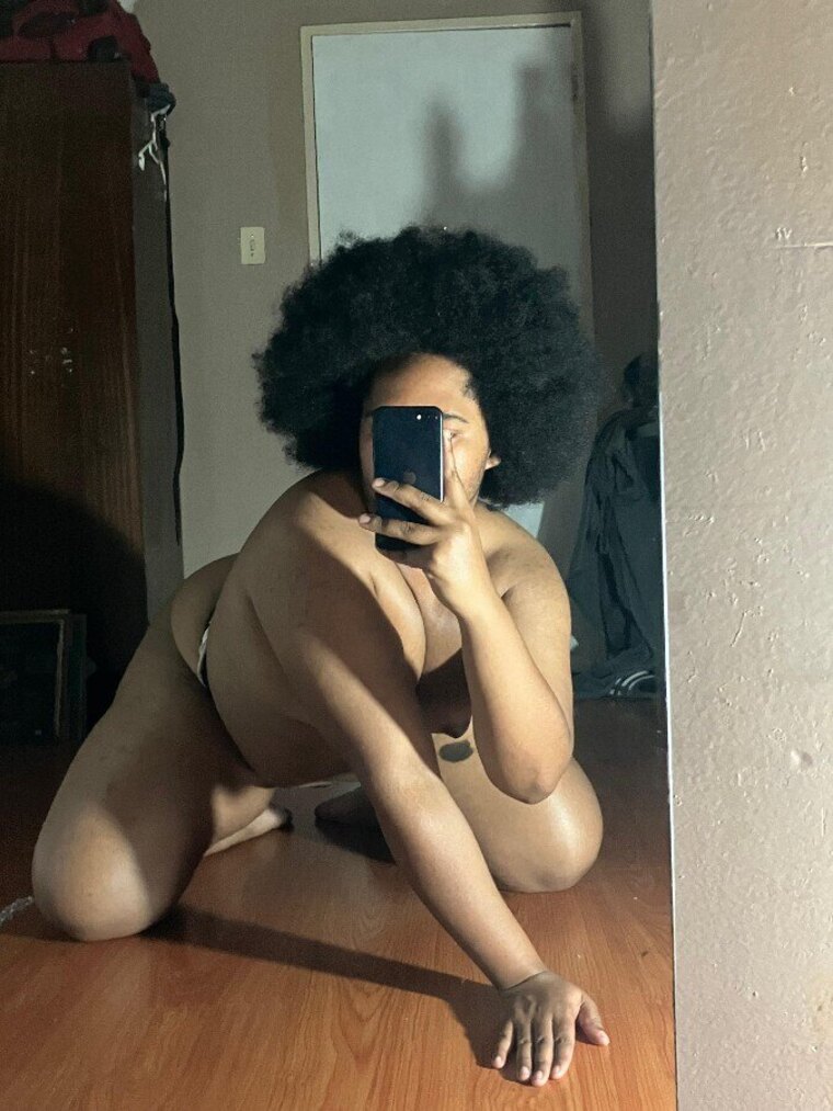 The African Arch🍑 cover image