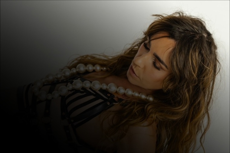 Ava Thorn cover image