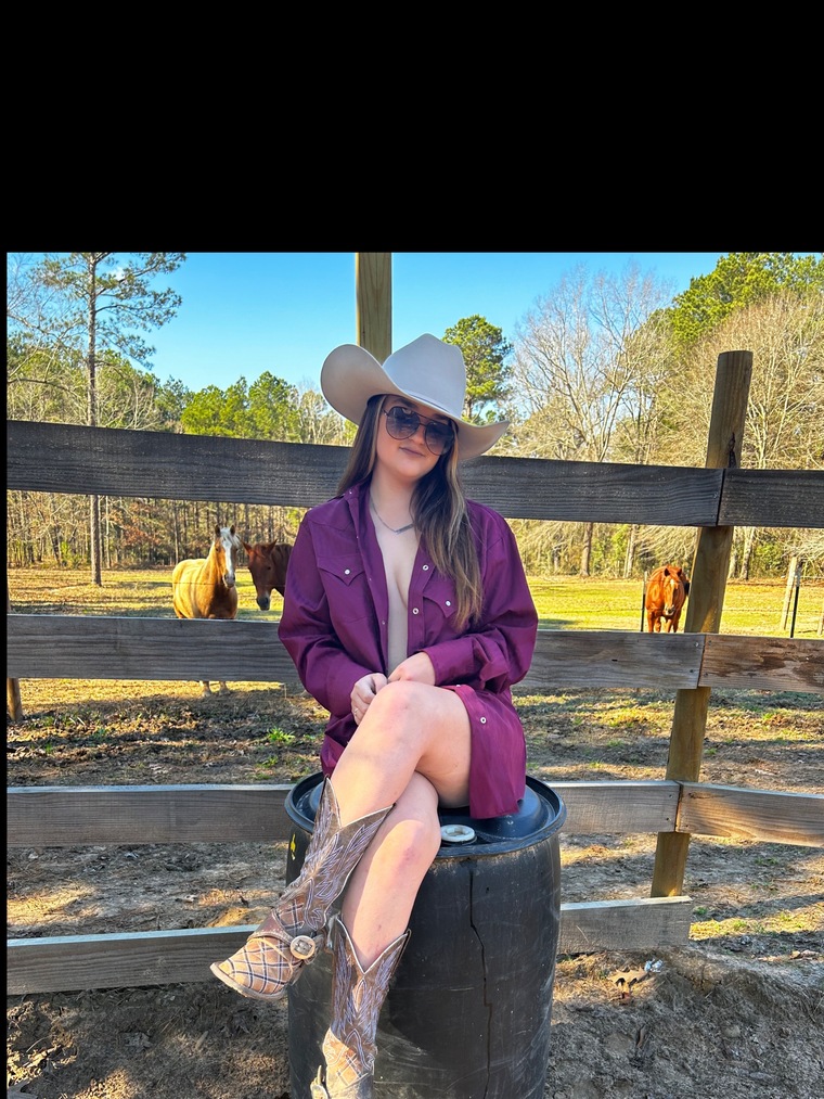 queenlogan👑 cover image