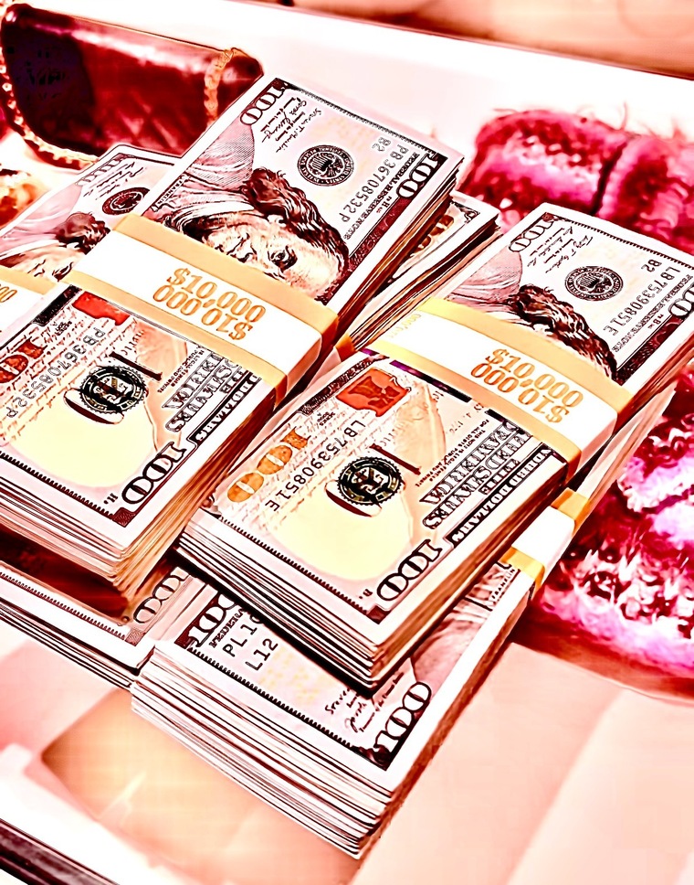 The Diva Nina banner image