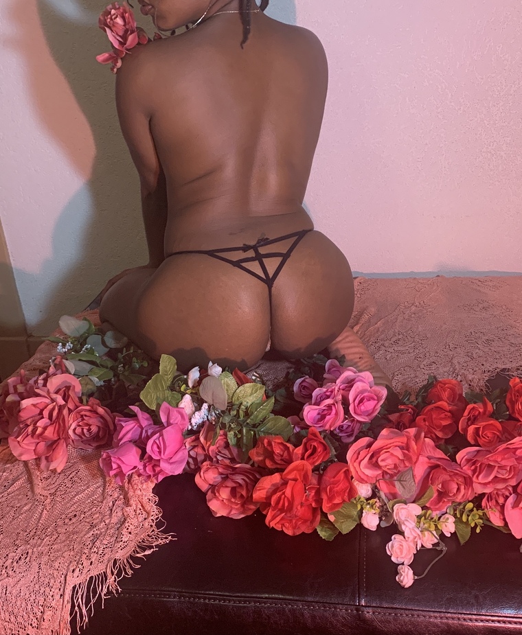 Thee Ebony Bella cover image
