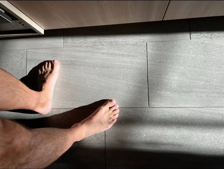 Latín sexy feet banner image