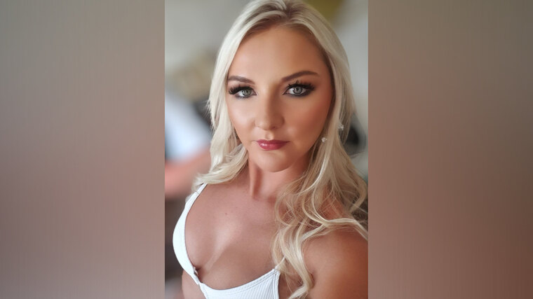 🟢TheHotwifeZA 🥵 Breed me? 💎 ❤🔝 0.93%💎 banner image