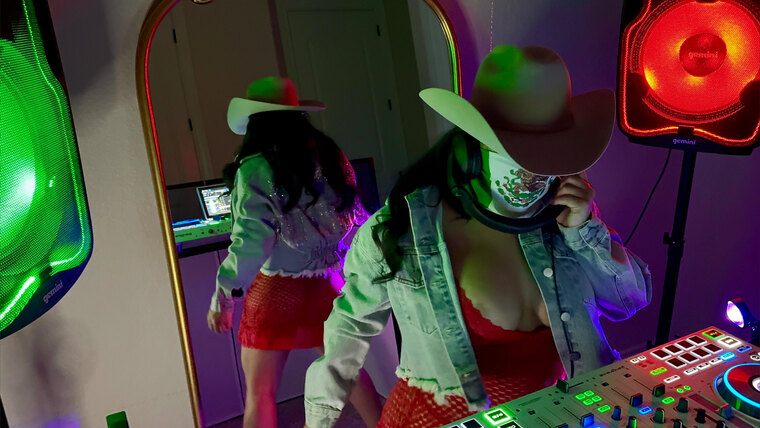 THELADYNV cover image