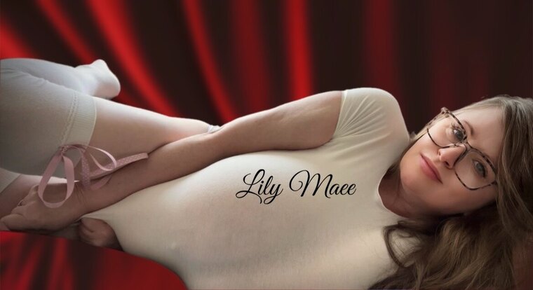 The busty Lily Mae 👑 cover image