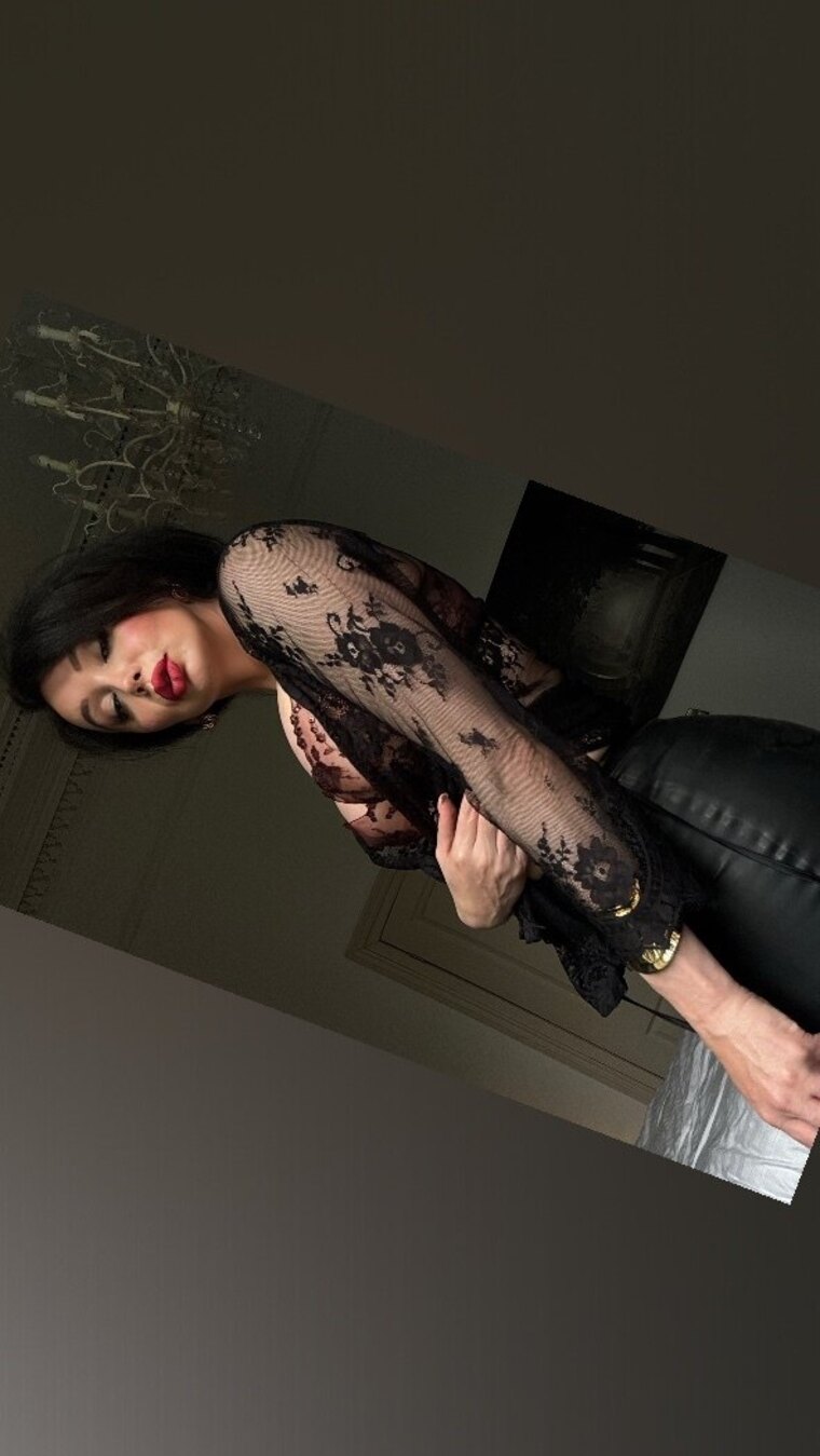 ♦️Alluring Marure Adora🦋UK AMATEUR VID cover image