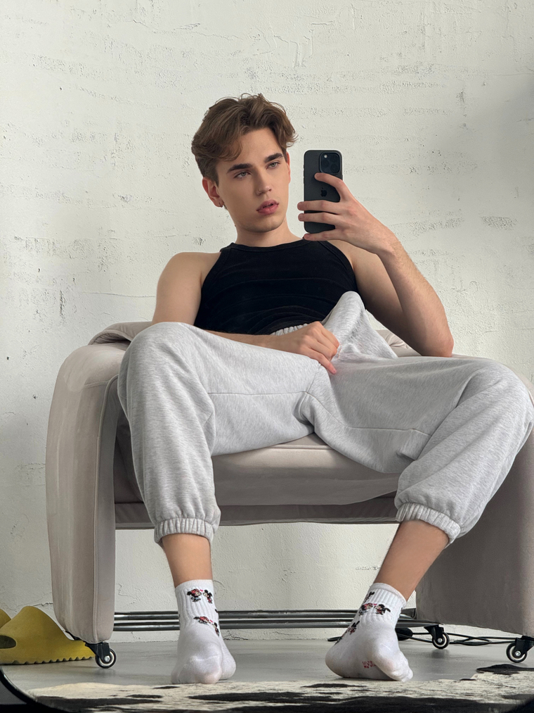 Theo Levy cover image