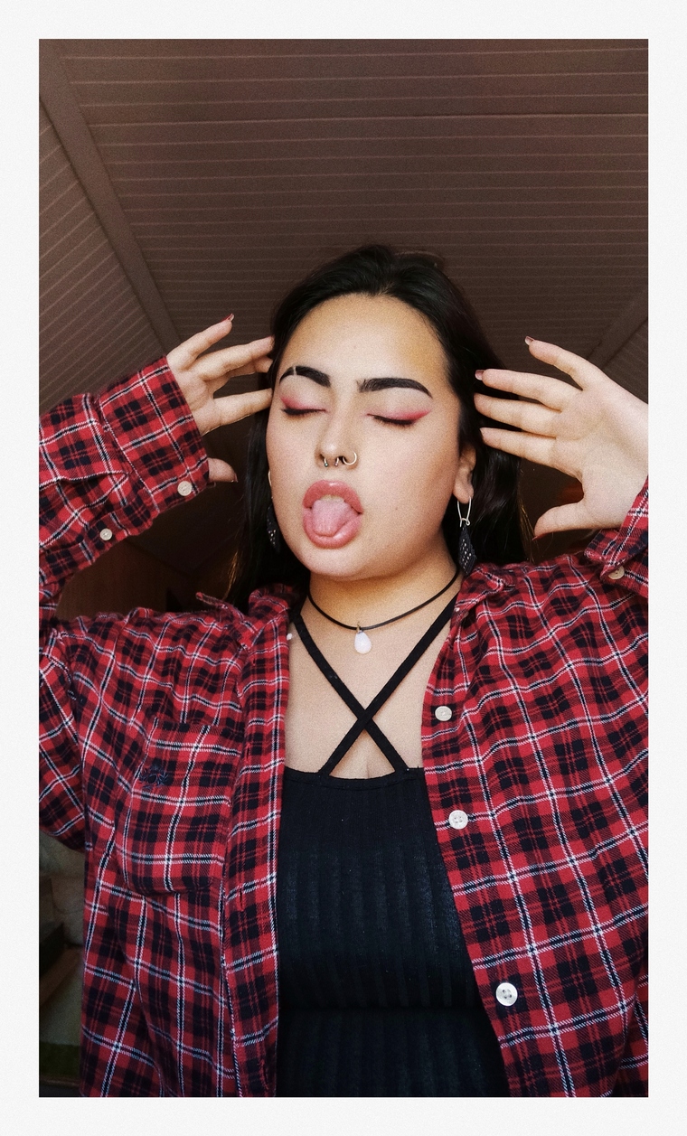 Lesly cover image