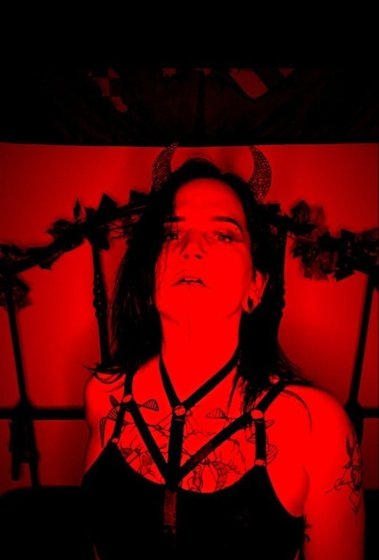TheQueeninRed cover image