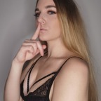 TheRealLaura avatar
