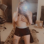 The Risqué Couple avatar