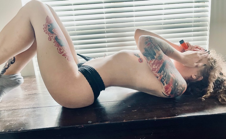 The Tatted Rose 🌹 cover image