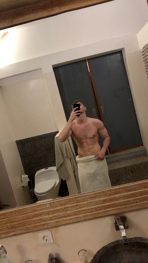 Thetravellingkink cover image