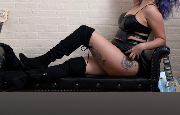 VelvetVee cover image