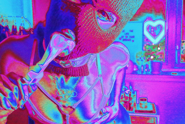 𝕄𝕠𝕟𝕚𝕜𝕒 𝕄𝕠𝕟𝕚𝕜𝕒 cover image