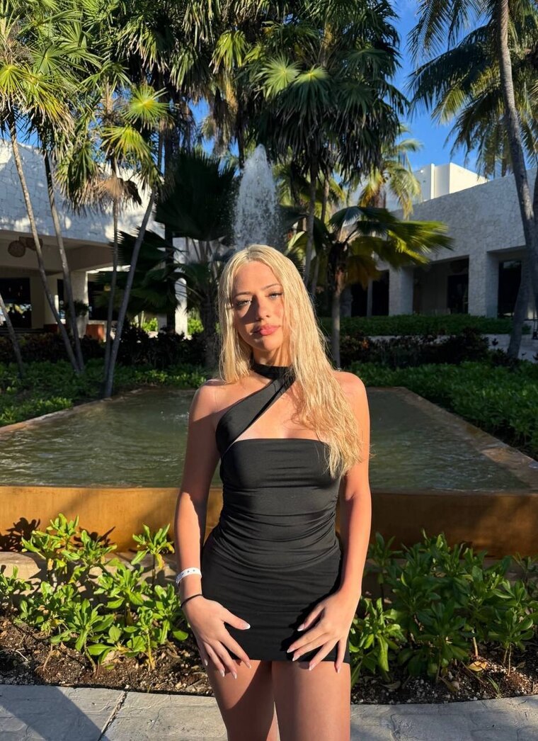 European princess 👸🏼 cover image