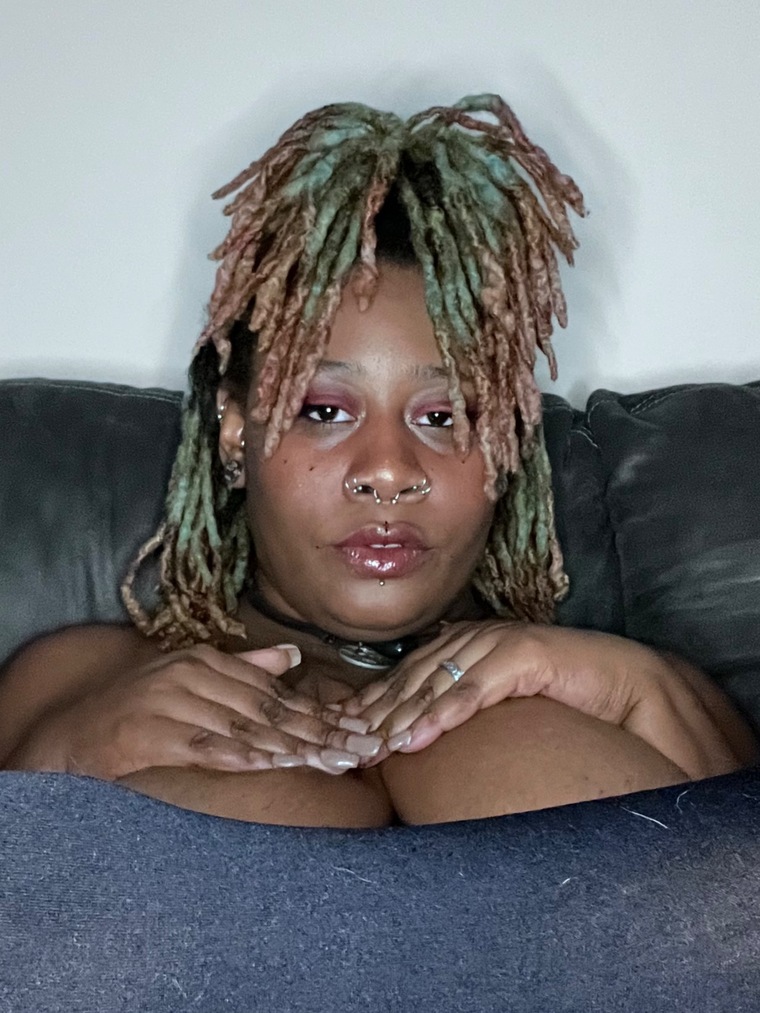 Lé Mikki 👅 cover image