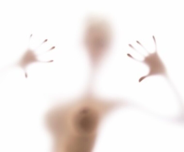 𝘛𝘩𝘺𝘳𝘦𝘯𝘦𝘦 𝘖𝘧𝘧𝘪𝘤𝘪𝘢𝘭 cover image