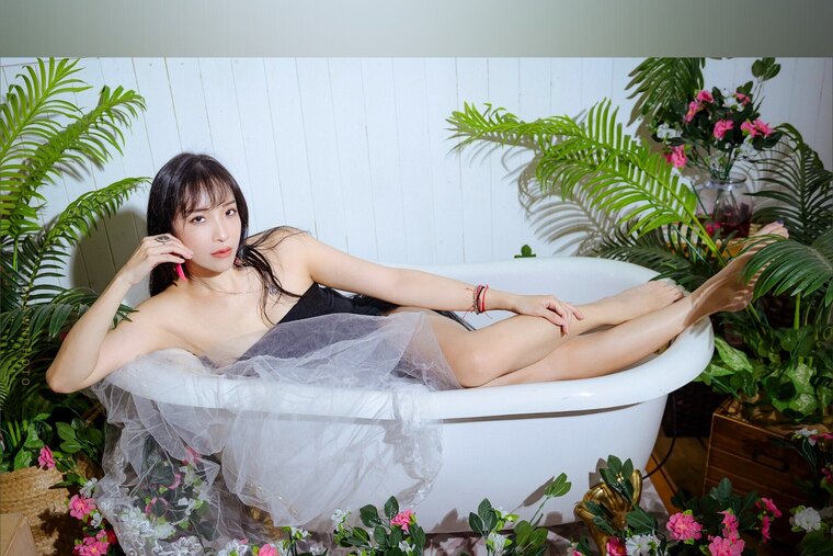 Tiffany π banner image